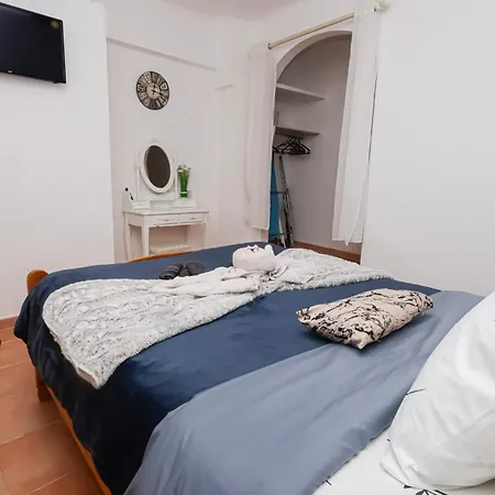 Mazet 1pers - De La Nartelle - Maxime- Piscine Partage- Parking Holiday home *
