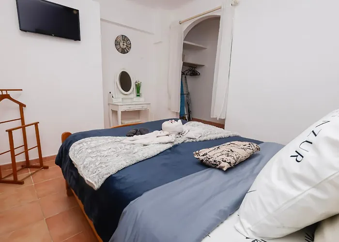 Mazet 1pers - De La Nartelle - Maxime- Piscine Partage- Parking Holiday home *