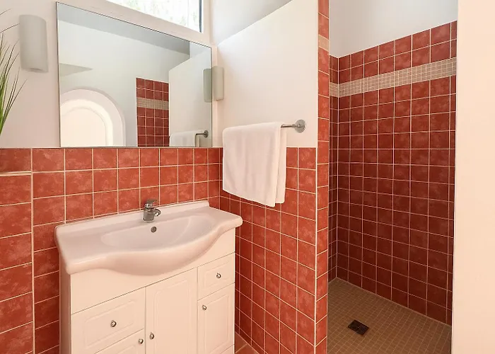 Mazet De La Nartelle Сент-Максим