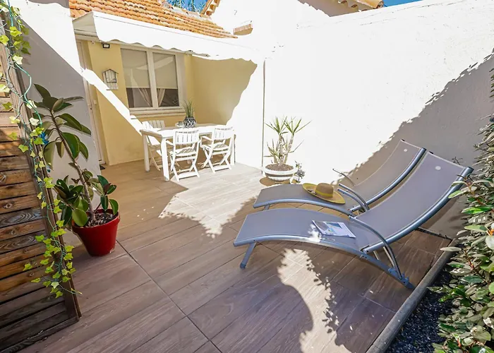 Mazet 1pers - De La Nartelle - Maxime- Piscine Partage- Parking Holiday home Sainte-Maxime